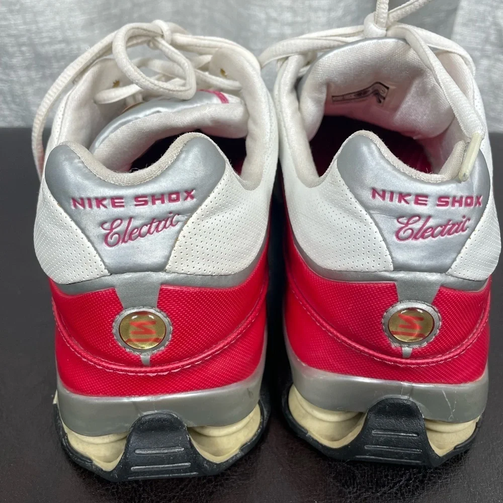Nike Shox R4 Women’s Training Shoes – White/Red/Silver  size 9.5